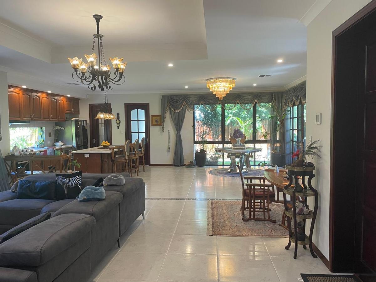 Comfortable Luxury Home Перт Экстерьер фото